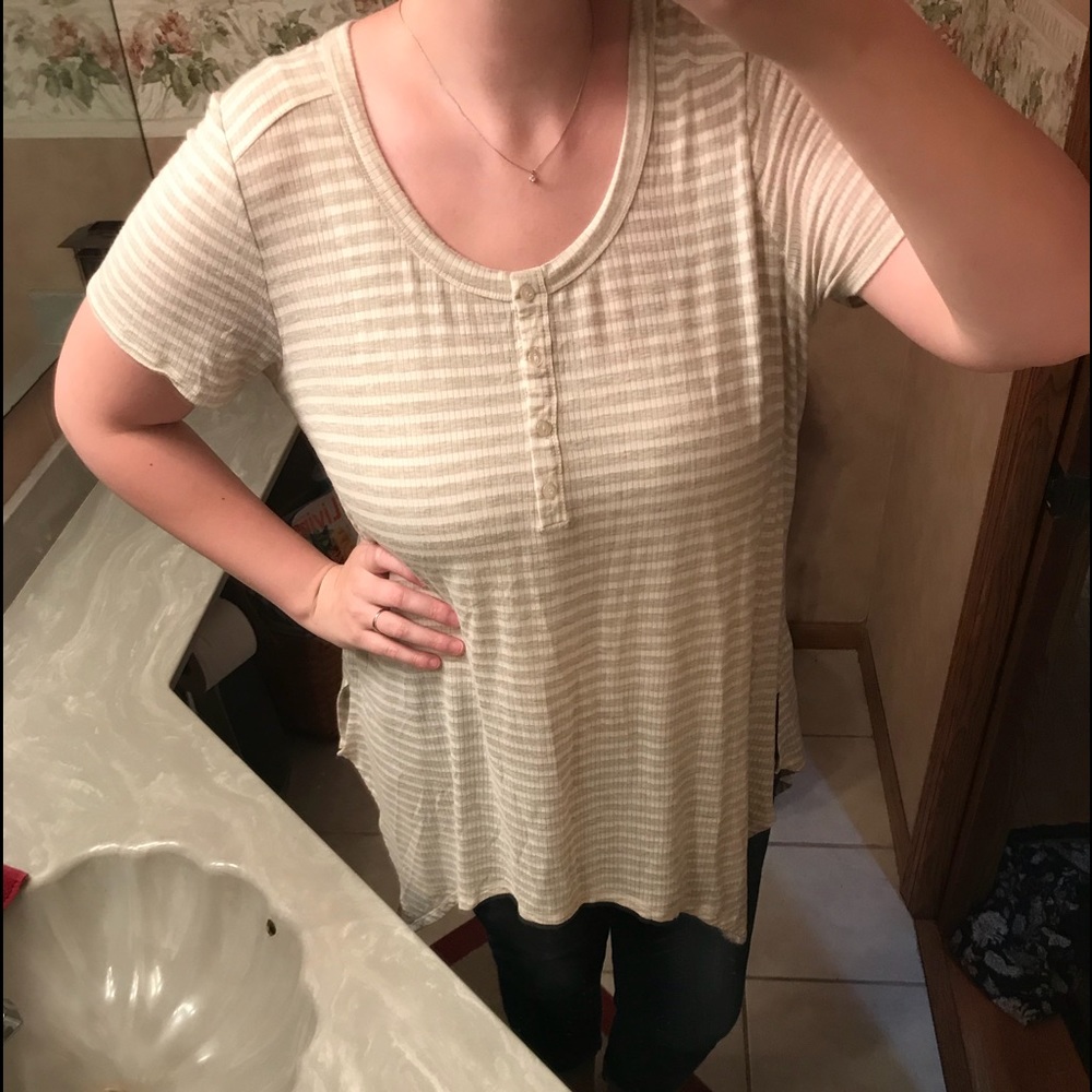 Flowy Striped Top - Picture 4 of 4